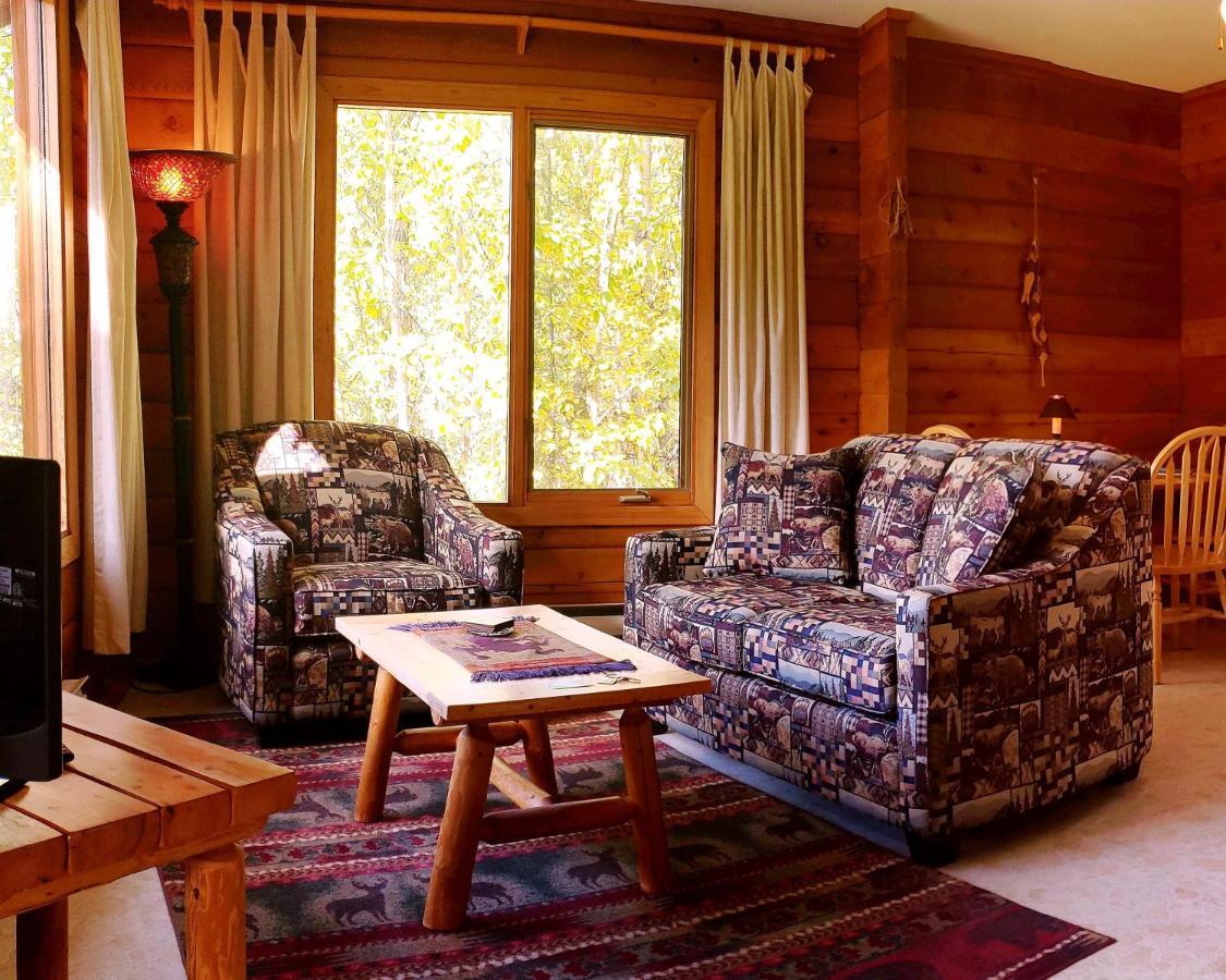 Mica Mountain Lodge & Log Cabins Tête Jaune Exterior foto