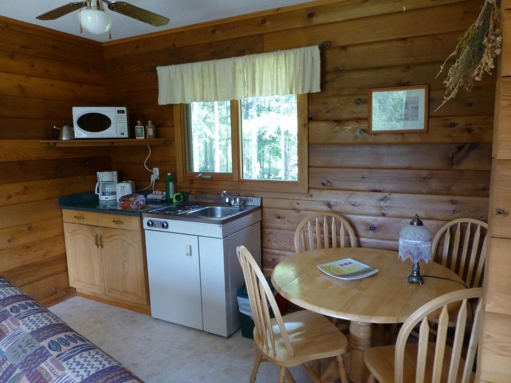 Mica Mountain Lodge & Log Cabins Tête Jaune Cameră foto
